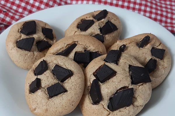 Keto Cookies mit Mandelmus